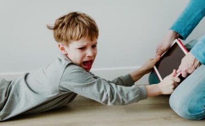 5 señales de que tu hijo es adicto a la tecnología (y cómo evitarlo)
