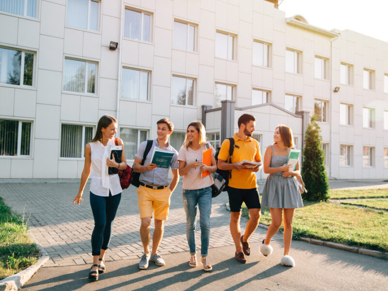 2.000 euros para estudiantes universitarios